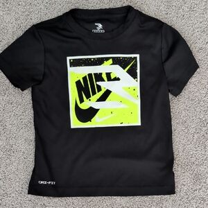 Nike Boys Black T-shirt Breathable Size 6-7 Years
